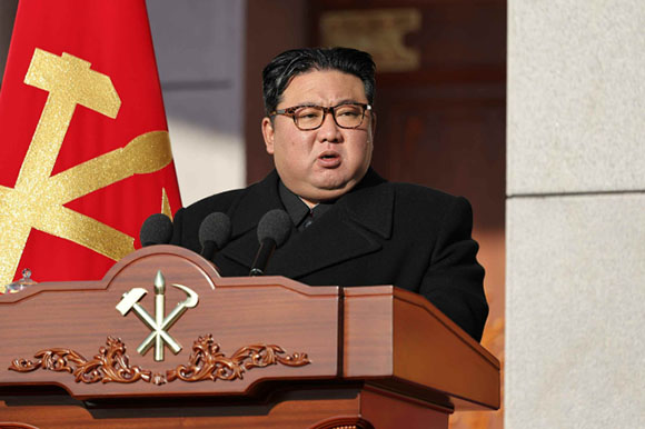 경애하는 김정은동지께서 국방성을 축하방문하시여 하신 연설
 