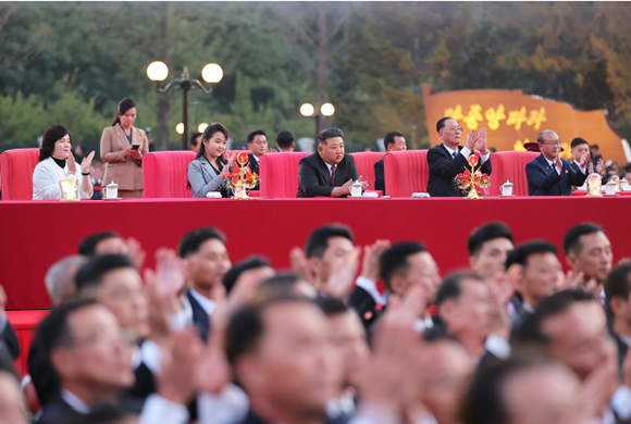 조선로동당창건 79돐 경축공연 성대히 진행

 