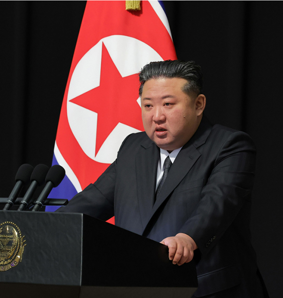 경애하는 김정은동지께서 해외군사작전 참전렬사들의 유가족들앞에서 하신 말씀








 