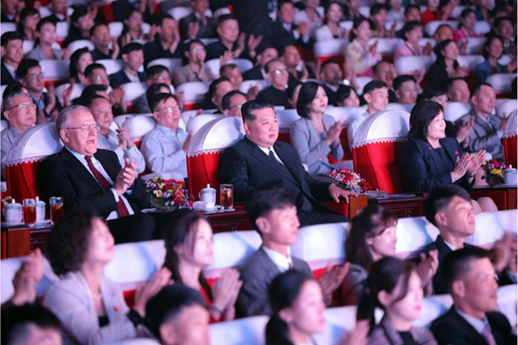 조선로동당창건 ８０돐경축 로씨야예술인들의 공연 진행








 