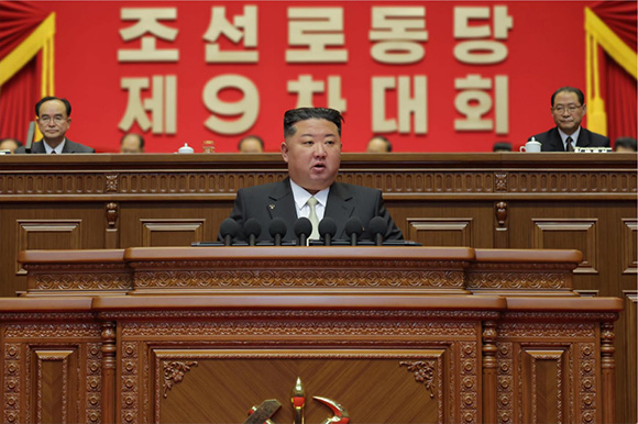 간고한 투쟁의 위대한 총화, 새로운 려정의 시작 조선로동당 제9차대회 성대히 개막





 