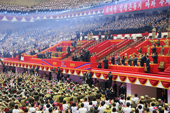 조국해방전쟁승리 73돐 기념공연 성대히 진행



 